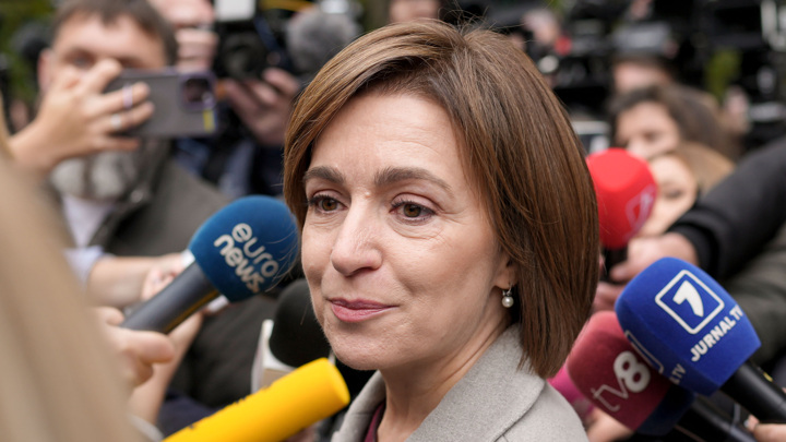 Майя Санду предоставила молдавское гражданство восьми россиянам