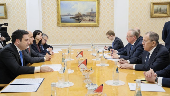 На встрече Лаврова и Симоняна обсуждалась опасность сближения с Западом