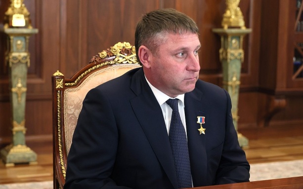 Путин провел встречу с врио губернатора Белгородской области Шуваевым Путин провел встречу с врио губернатора Белгородской области Шуваевым