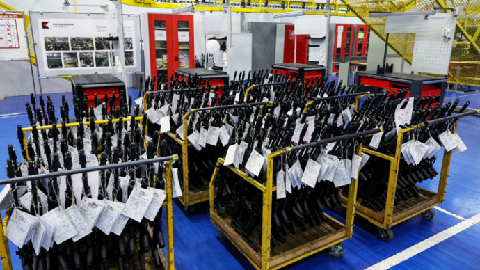 Алиханов: опыт СВО дает конкурентное преимущество производителям оружия из РФ - Новости на Вести.ru