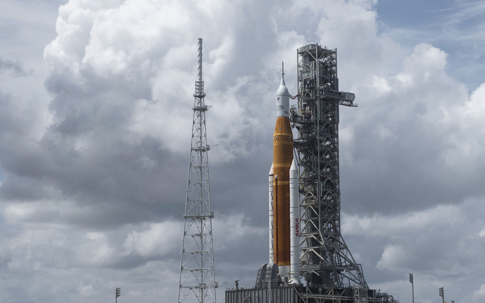 Стали известны имена участников лунной миссии США Artemis III Стали известны имена участников лунной миссии США Artemis III