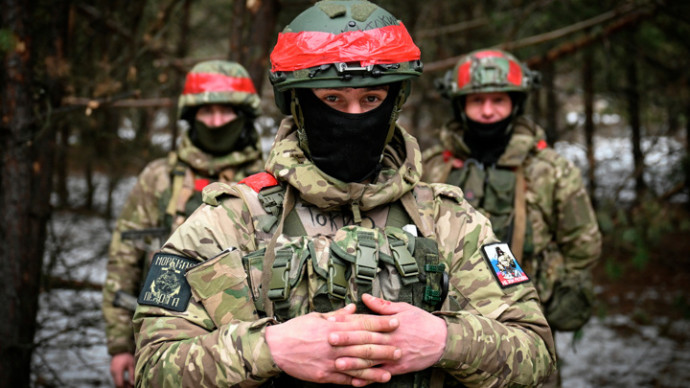 Американский коммунист Хелали: мы продолжим поддерживать РФ в борьбе с фашизмом - Новости на Вести.ru